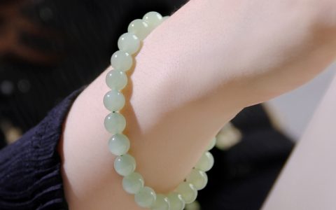 玉石里面有黑点是品质不好吗
