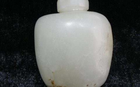 明代和田玉鼻烟壶特征及价格