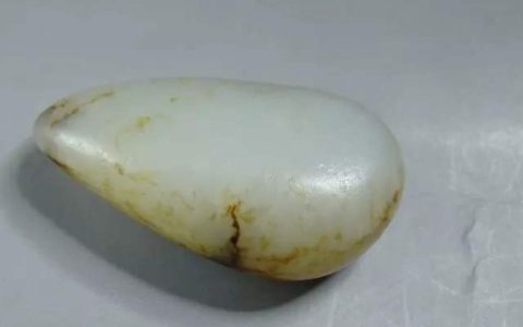 和田白玉籽料如何分辨好坏
