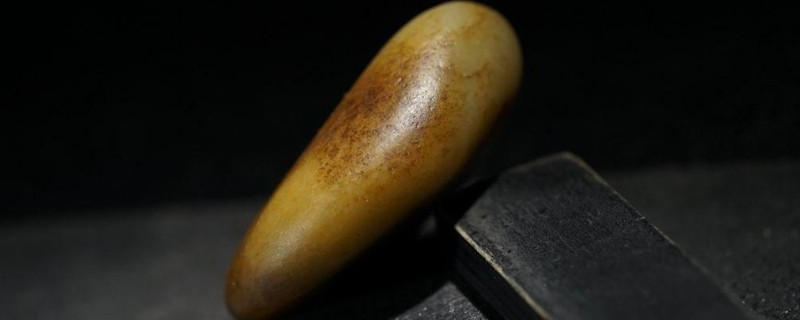 和田玉真皮和假皮的区别