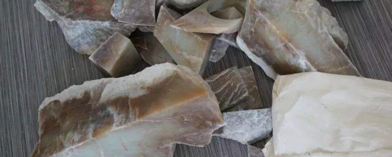 且末料越戴越油润吗