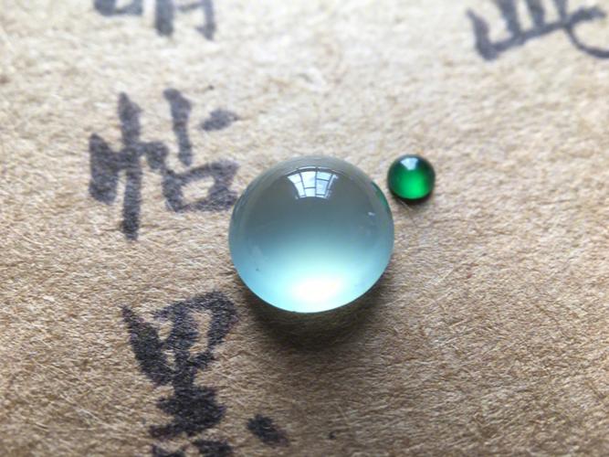 玻璃种翡翠有棉吗 玻璃种翡翠的价值是多少