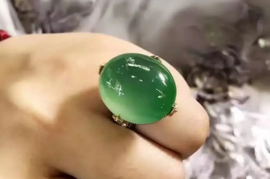 翡翠对人体的作用与功效
