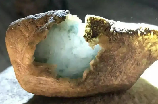 翡翠原石怎么自己在家打磨?