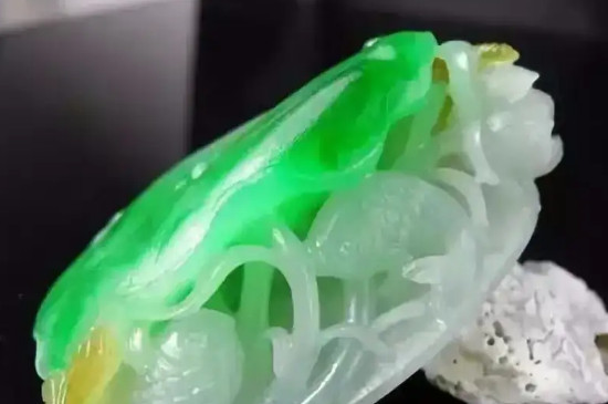 玉石和翡翠怎么区分