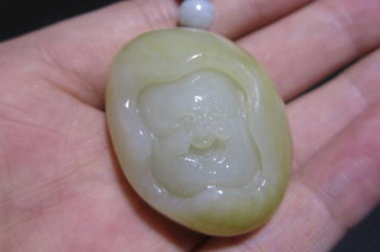 和田玉可以和银一起戴吗
