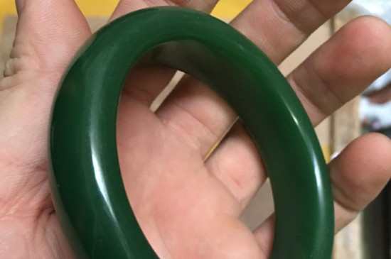 碧玉属于翡翠还是玉