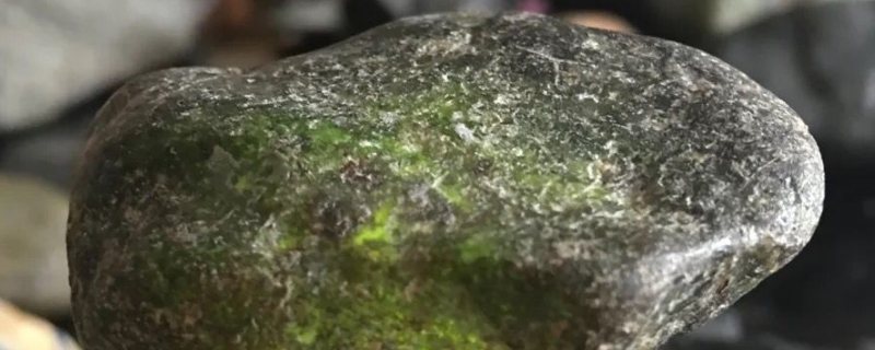 翡翠原石怎么扒皮