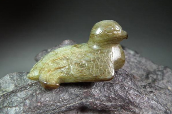 青玉可以用手盘玩吗