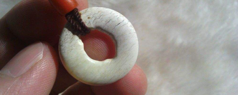 和田玉鸡骨白能盘出来吗