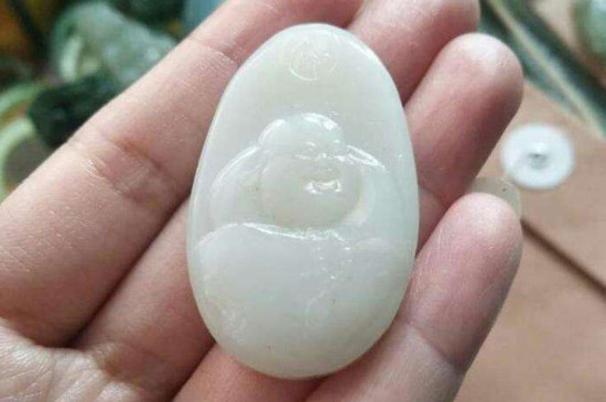 新疆玉是和田玉吗