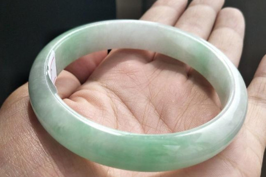 翡翠手镯圈口怎么测量方法