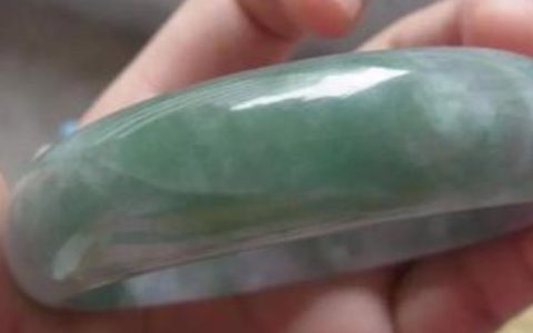 翡翠和玉怎么鉴别好坏?