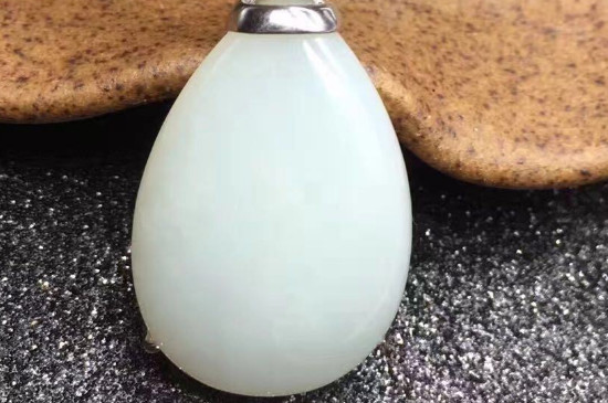 翡翠与玉区别