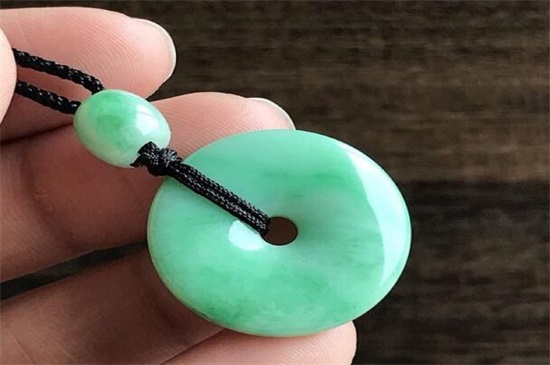翡翠的养护