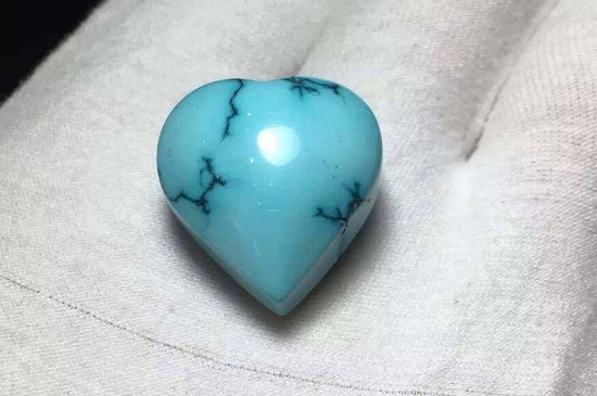 粉压绿松石的特点