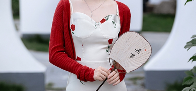玫瑰红是什么颜色