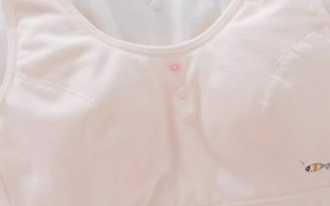 女孩几岁穿内衣小背心比较好